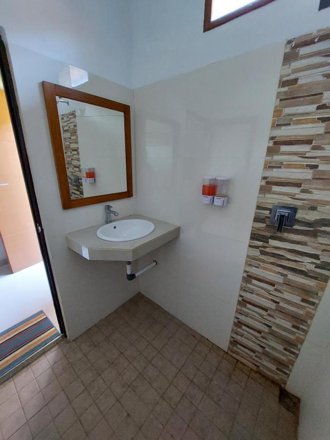 Oasis Hotel Ampana Экстерьер фото